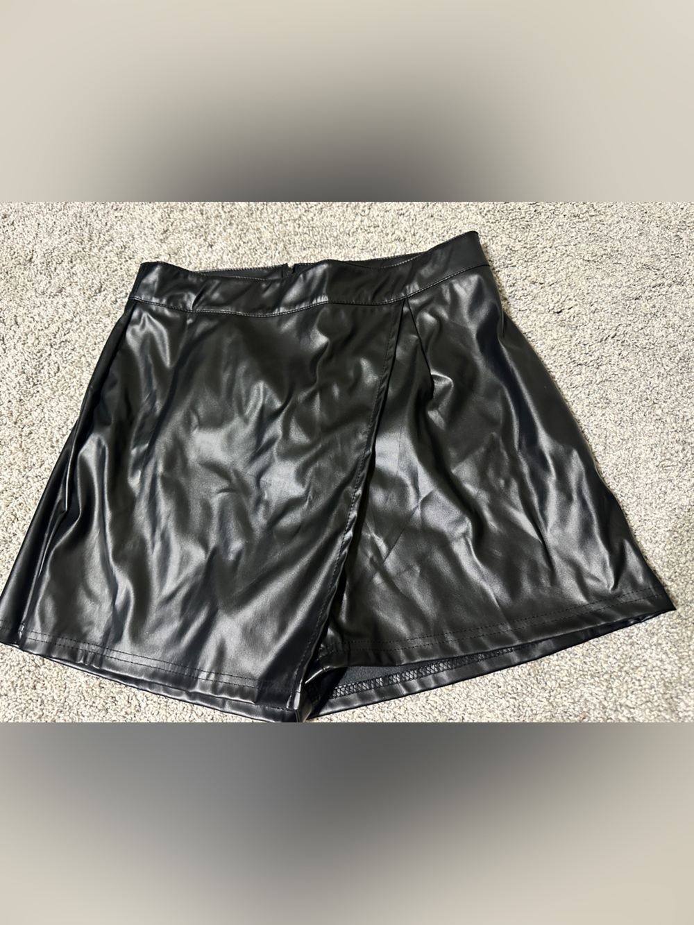 SHEIN Black Faux Leather Skort